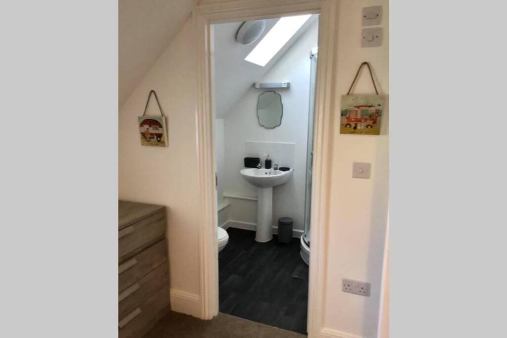 Large 5 Bed 3 Bath House 300 Meters From Beach And Restaurants Newquay  Luaran gambar